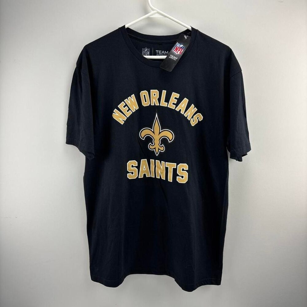 Nfl Men's Black and Navy T-shirt
